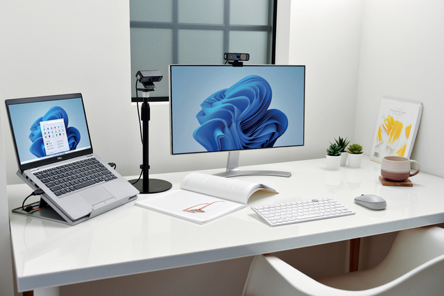 computermonitor, webcam, laptop, draadloos toetsenbord, computermuis