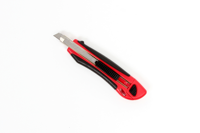 utility knife, box cutter,  retractable blade, orange handle, compact tool