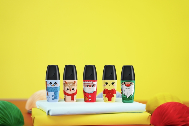 kleurvolle mobielen, handgel flesjes?
