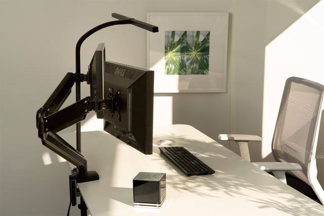 Bureaulamp Unilux Strata led tafelklem zwart