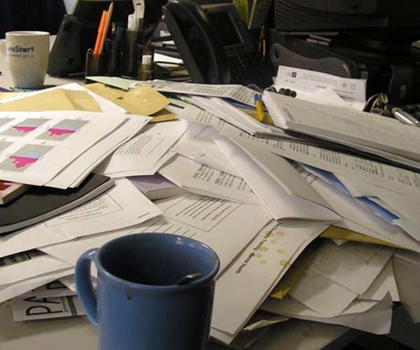 De 5 beste tips om je werkplek het snelst op te ruimen De 5 beste tips om je werkplek het snelst op te ruimen