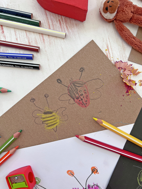 tekeningen, kinderspullen, werktekening, kleurpotloden, knutselen