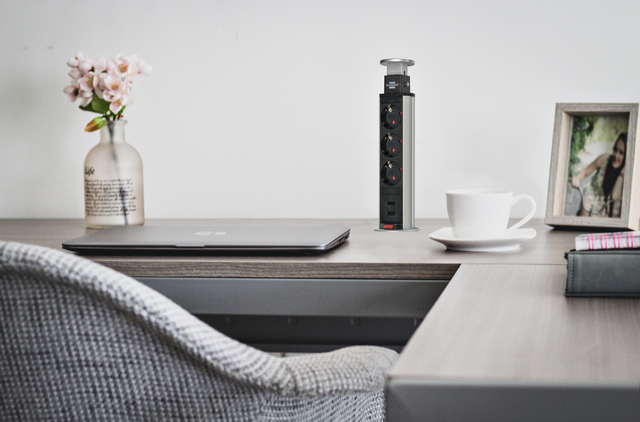 Stekkerdoos Brennenstuhl toren 3 voudig inclusief 2 USB 2 meter zwart/zilver