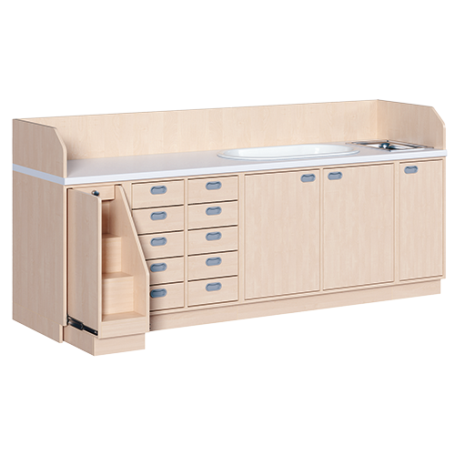 Commode, drie rijen plus ligbad en wastafel
