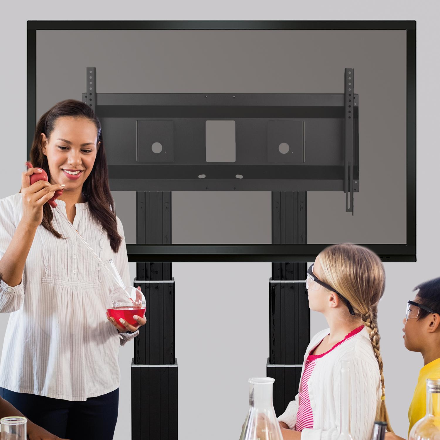 Elektrisch in hoogte verstelbare heavy duty XL monitor muurbeugel met 70 cm slag