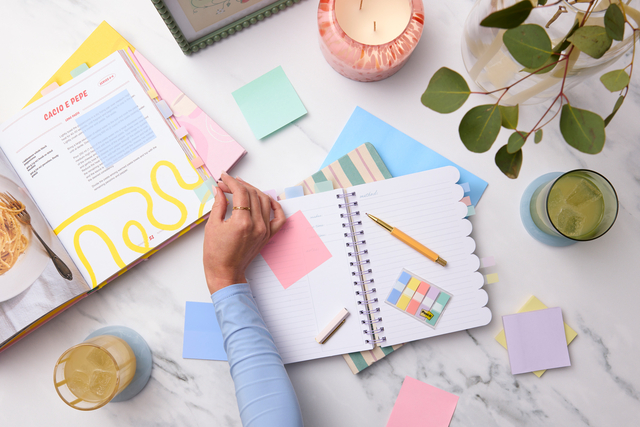 notitieboek, ringmap, bulletjournal, plannen, kleurige vellen