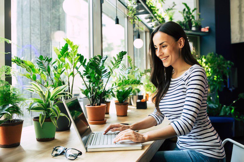 Gezonder, vrolijker en relaxed dankzij planten op kantoor Gezonder, vrolijker en relaxed dankzij planten op kantoor