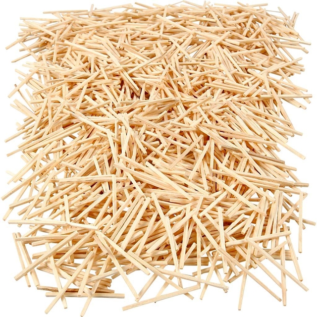 houten stokjes, wooden sticks, pikked sticks, houten schuurhout, miniature sticks