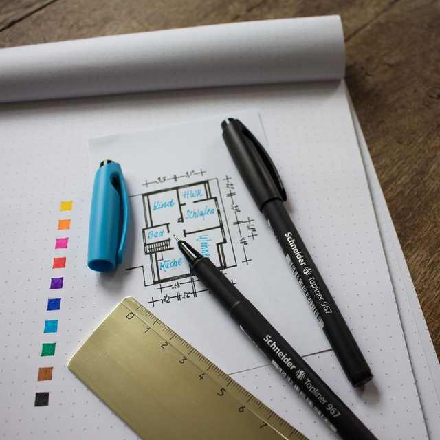 ontwerptekening, kantoorartikel, pennen, lineaal, kleurstippen